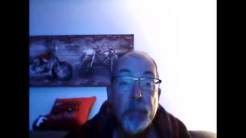 me at home online show from September 18, 2025, 10:06 am