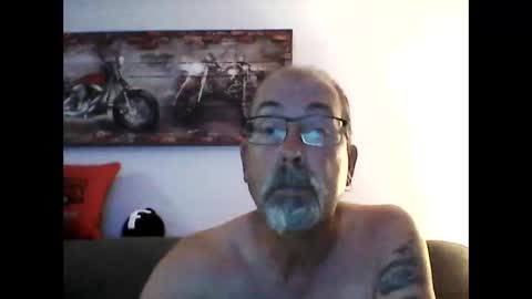 me at home online show from September 20, 2025, 3:07 am