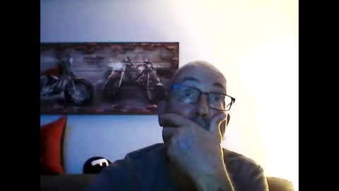 me at home online show from September 29, 2025, 1:33 am