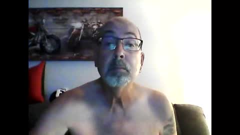 me at home online show from October 4, 2025, 11:30 am