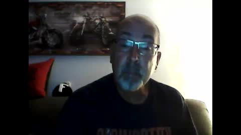 me at home online show from October 5, 2025, 10:46 am