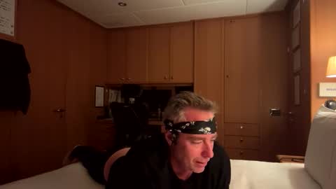 Meau Lest online show from October 31, 2025, 11:06 pm