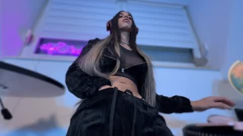   online show from November 15, 2025, 8:16 pm