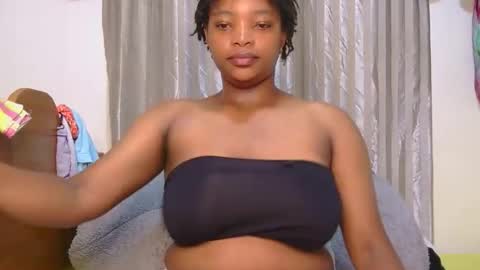 Snapshot of meddy_maya chatting on November 21, 2025, 8:35 am Meddy maya online show from November 21, 2025, 8:35 am