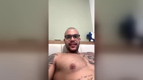Snapshot of medellindrak chatting on June 16, 2026, 11:29 pm filippoae online show from June 16, 2026, 11:29 pm