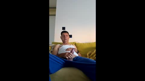 Snapshot of medeni62 chatting on June 8, 2026, 4:13 am medeni62 online show from June 8, 2026, 4:13 am