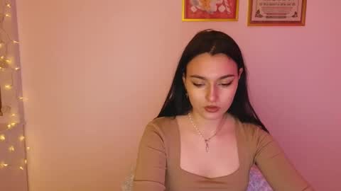 Snapshot of medina_andress chatting on February 26, 2025, 4:14 pm Dina online show from February 26, 2025, 4:14 pm