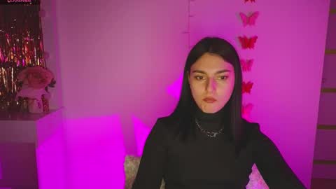 Snapshot of medina_andress chatting on March 6, 2025, 4:38 pm Dina online show from March 6, 2025, 4:38 pm