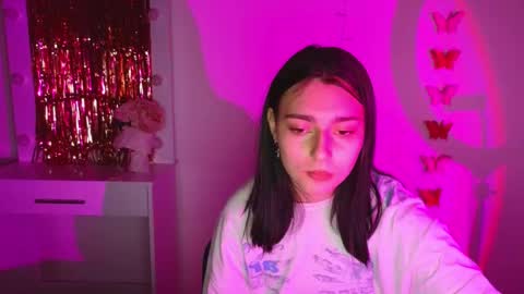 Snapshot of medina_andress chatting on March 9, 2025, 7:26 pm Dina online show from March 9, 2025, 7:26 pm