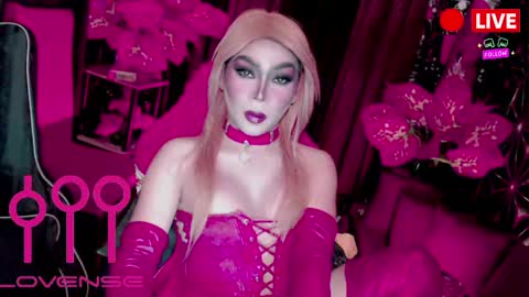 Snapshot of medusaprey chatting on April 28, 2026, 7:46 am THE QUEEN ALPHA Queen Medusa Prey online show from April 28, 2026, 7:46 am