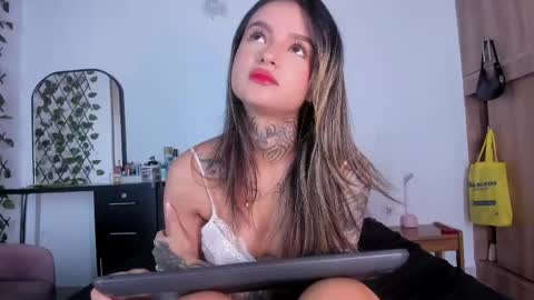 medussa13 online show from April 23, 2026, 12:15 pm