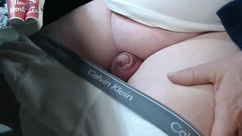 Snapshot of mee9090e900 chatting on September 25, 2025, 11:03 am mee9090e900 online show from September 25, 2025, 11:03 am