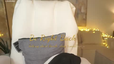 Andrea  online show from March 11, 2025, 3:34 pm