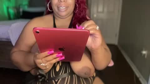 Snapshot of meetsouthernpeach chatting on January 1, 2025, 5:22 pm Southern Peach online show from January 1, 2025, 5:22 pm