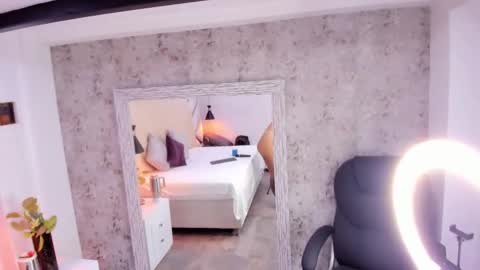 Megan online show from November 19, 2025, 3:17 am