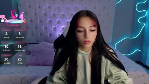 Megan  online show from November 27, 2025, 4:14 am