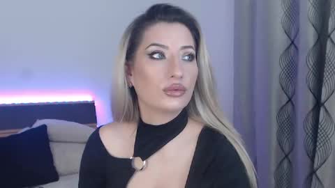 Megan Blazee  online show from January 14, 2025, 8:04 pm