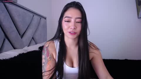 Snapshot of megan_bluee_ chatting on September 17, 2025, 2:52 pm Megan Bluee online show from September 17, 2025, 2:52 pm