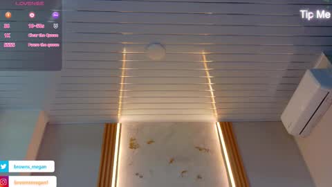 Megan  online show from November 6, 2025, 2:07 pm