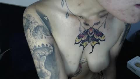 Megan and sophi online show from September 13, 2025, 5:40 am