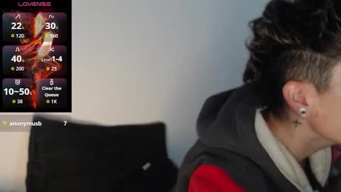 Megan and sophi online show from October 7, 2025, 7:27 am