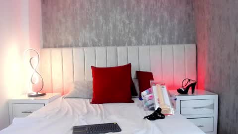 Carolina Paez online show from February 15, 2025, 9:37 pm