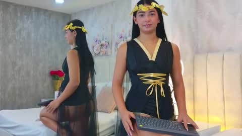 Carolina Paez online show from October 30, 2025, 1:45 pm