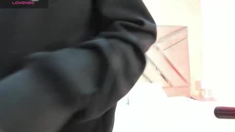     online show from February 2, 2026, 12:26 pm