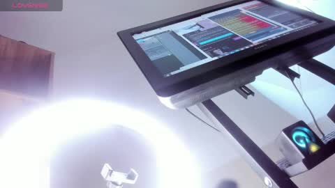     online show from April 20, 2026, 11:57 am