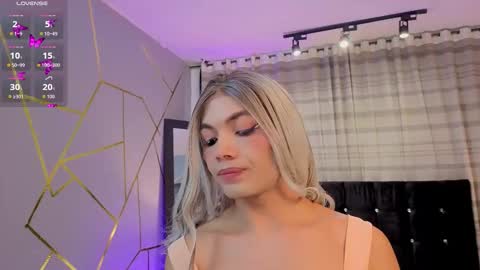 megan do santos online show from December 17, 2025, 8:48 pm