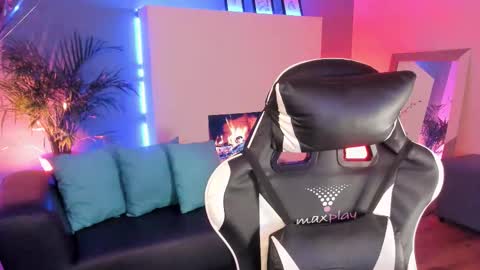    online show from September 10, 2025, 2:33 am