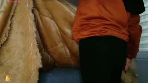     online show from November 5, 2025, 12:05 pm