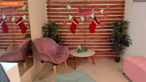 megan_raiin online show from December 24, 2024, 5:27 am