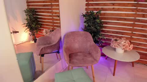 megan_raiin online show from February 21, 2025, 7:45 am