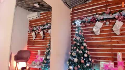 Snapshot of megan_raiin chatting on December 21, 2025, 8:32 am megan_raiin online show from December 21, 2025, 8:32 am