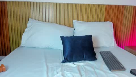 M E G A N online show from November 26, 2025, 2:34 am