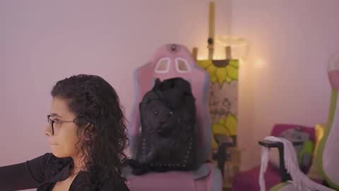 MEGAN  online show from December 1, 2025, 10:15 pm