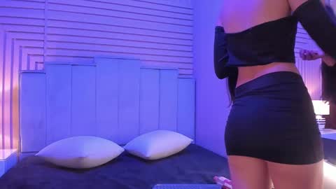 Jazmin  online show from March 12, 2025, 11:53 am