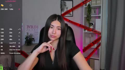 Snapshot of megan_williamms chatting on October 23, 2025, 9:41 am Megan online show from October 23, 2025, 9:41 am