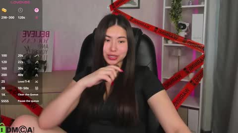 Snapshot of megan_williamms chatting on October 27, 2025, 9:13 am Megan online show from October 27, 2025, 9:13 am