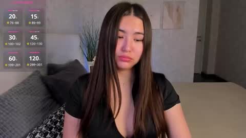 Snapshot of megan_williamms chatting on November 23, 2025, 9:31 am Megan online show from November 23, 2025, 9:31 am