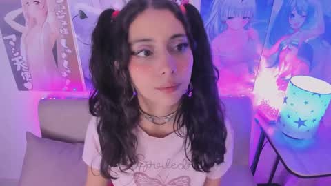 Snapshot of megan_yagami chatting on December 19, 2024, 7:40 am Megan online show from December 19, 2024, 7:40 am