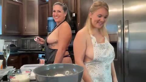 Meganashleyy212 online show from October 24, 2025, 10:28 pm