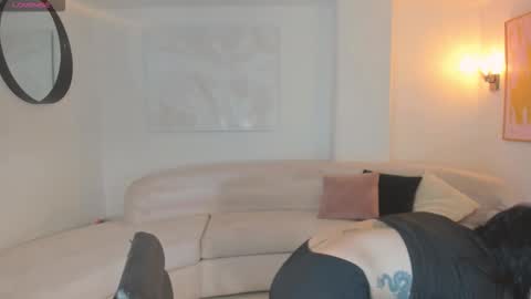 Megan Cross online show from November 4, 2025, 3:27 am