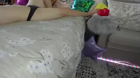 Nicki--------- Welcome to my Room online show from September 10, 2025, 7:08 am