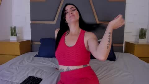 Megan Hofman online show from November 17, 2025, 3:34 am