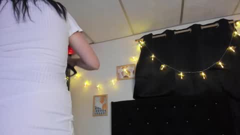 Megan Hofman online show from December 16, 2025, 3:11 am