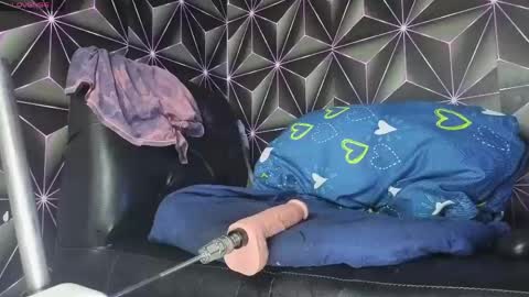 Megan online show from April 17, 2026, 10:51 am