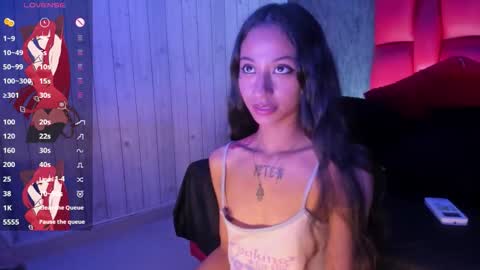 Snapshot of megannbabby chatting on September 12, 2025, 12:11 am      online show from September 12, 2025, 12:11 am