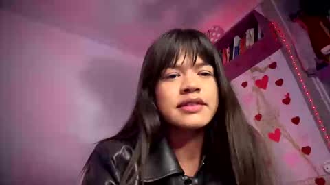 Snapshot of meganthompsonn chatting on February 4, 2025, 4:15 am Megan online show from February 4, 2025, 4:15 am